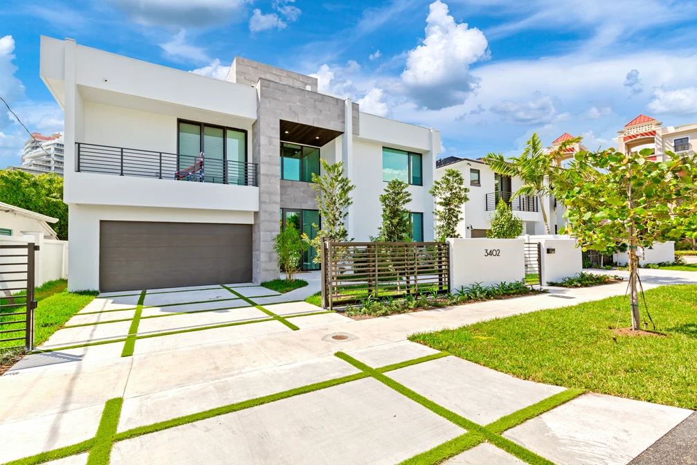 Front driveway of Beachfront 3402 villa built by TITN Development